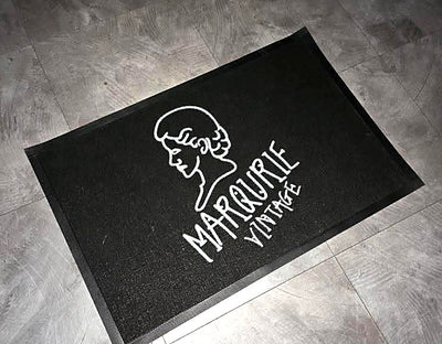 Loop 7 mm custom logo mat at a customer's entrance in Korea, customer photo
